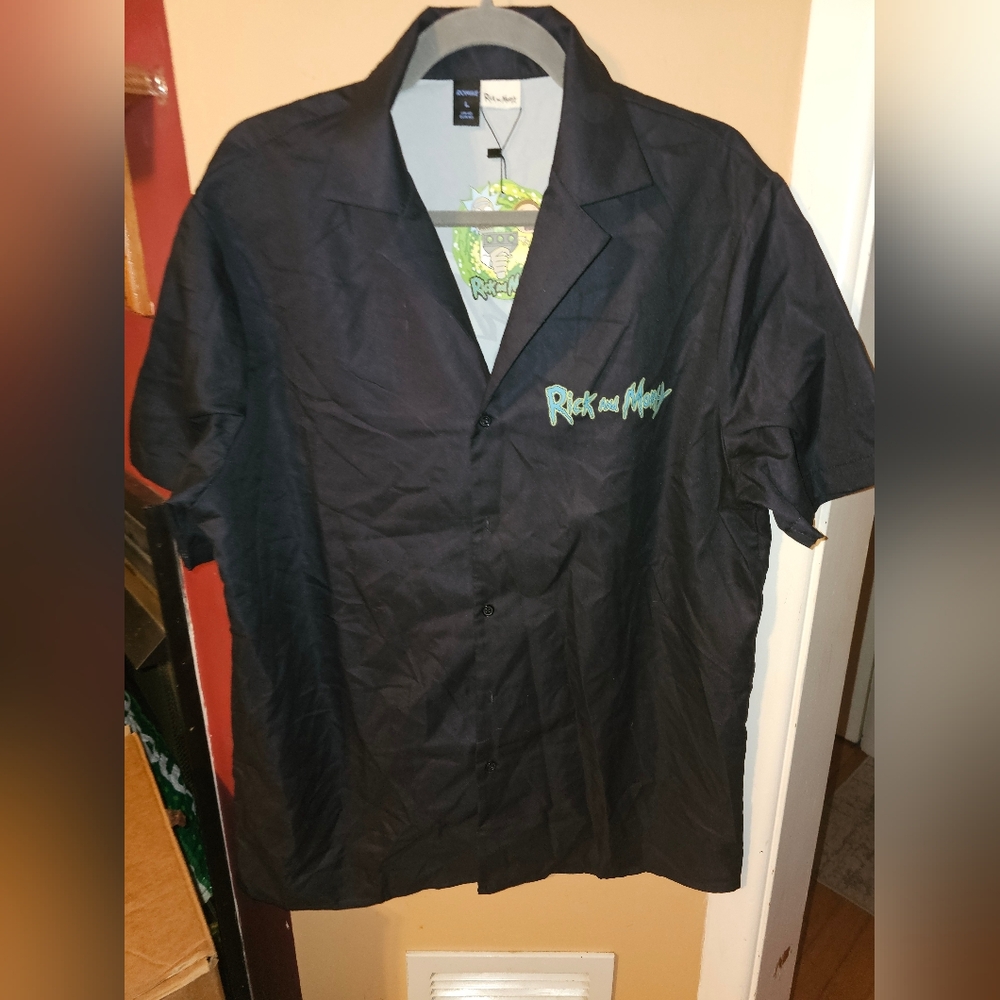 Mens Rick and Morty Button Down Short Sleeve Shirt L Romwe. NWT